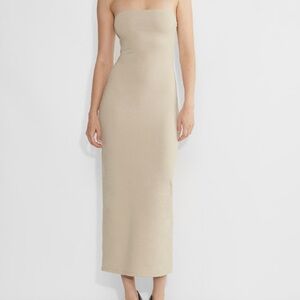 Aritzia
Contour Maxi Tube Dress